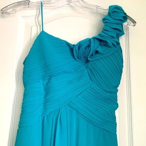 Blue dress with reliefs flowers